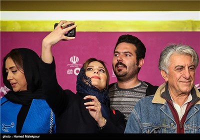 رضا کیانیان، سحر دولتشاهی و بهاره کیان افشار بازیگران فیلم سینمایی بارکد در ششمین روز سی و چهارمین جشنواره فیلم فجر - برج میلاد