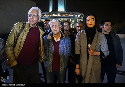 مینا وحید و رضا کیانیان بازیگران و کیومرث پوراحمد کارگردان فیلم سینمایی بارکد در ششمین روز سی و چهارمین جشنواره فیلم فجر - برج میلاد