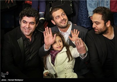 پژمان بازغی بازیگر و مصطفی کیایی کارگردان فیلم سینمایی بارکد در ششمین روز سی و چهارمین جشنواره فیلم فجر - برج میلاد