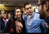 آزاده نامداری بازیگر فیلم سینمایی مالاریا و همسرش در هفتمین روز سی و چهارمین جشنواره فیلم فجر - برج میلاد