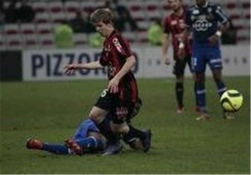 نیس در خانه باخت