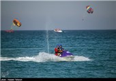 تفریحات دریایی گردشگران جزیره کیش