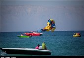 تفریحات دریایی گردشگران جزیره کیش