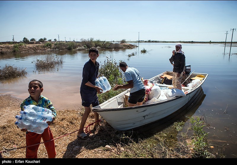 سیل در شهرستان زابل باعث آبگرفتگی منازل مسکونی  شد/طغیان رودخانه دلارامی در زابل