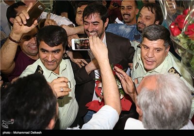 استقبال مردم از عوامل فیلم فروشنده