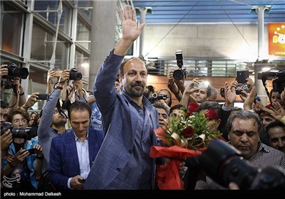 استقبال مردم از عوامل فیلم فروشنده