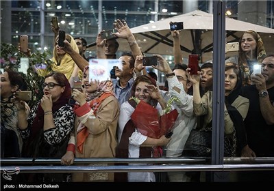 استقبال مردم از عوامل فیلم فروشنده