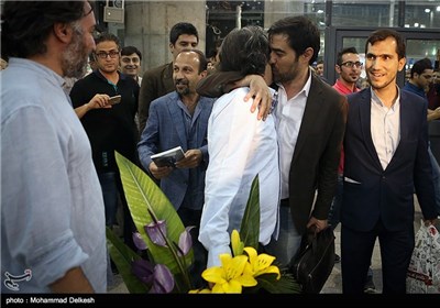 استقبال مردم از عوامل فیلم فروشنده