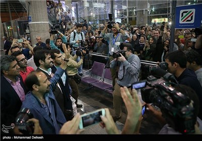 استقبال مردم از عوامل فیلم فروشنده