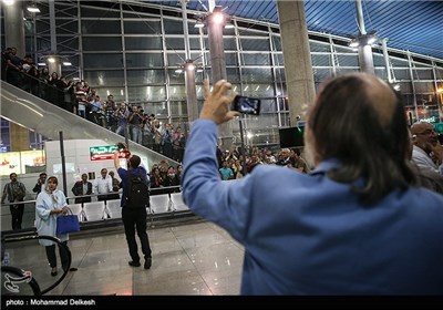 استقبال مردم از عوامل فیلم فروشنده