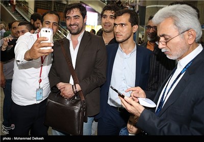 استقبال مردم از عوامل فیلم فروشنده