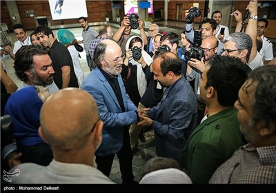 استقبال مردم از عوامل فیلم فروشنده