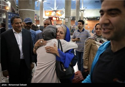 استقبال مردم از عوامل فیلم فروشنده