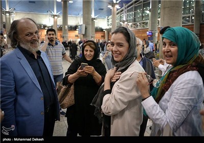 استقبال مردم از عوامل فیلم فروشنده