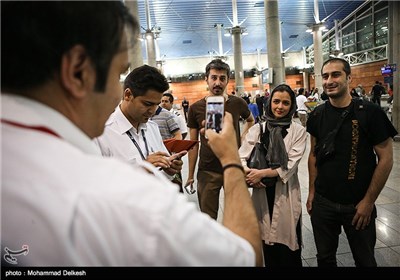 استقبال مردم از عوامل فیلم سینمایی فروشنده