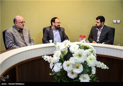 گفت‌وگوی محمدمهدی دانی مدیرعامل باشگاه خبرنگاران پویا(تسنیم) با مسعود سیرتی‌نیر و محمدعلی خوشنویس پرستاران امام خمینی(ره)