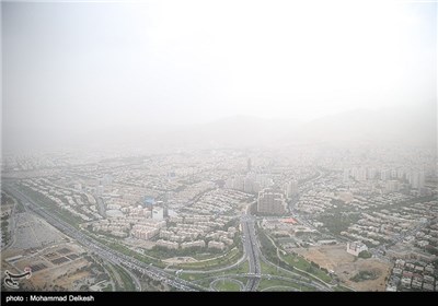 تهران در غبار