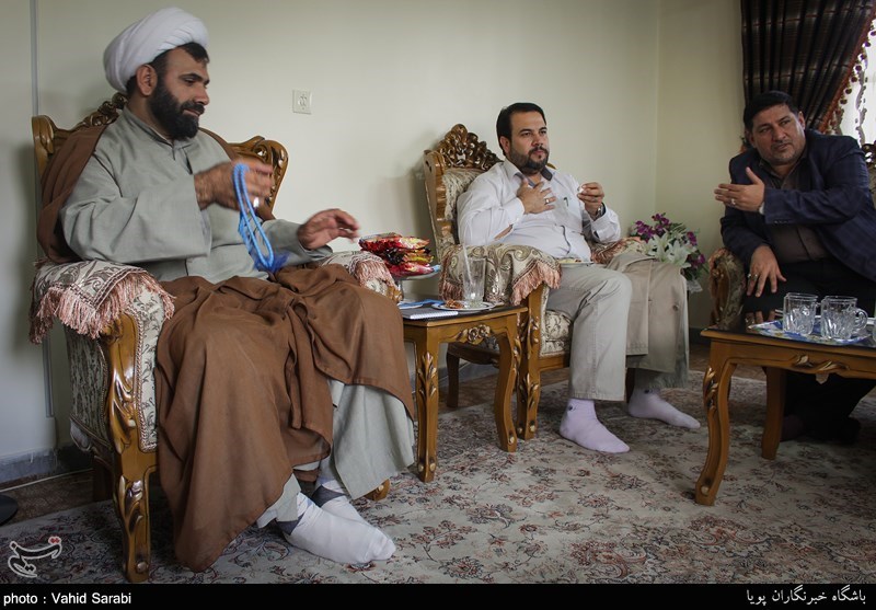 دیدار شهردار و مدیران منطقه 14 با خانواده شهید داود نانوایی