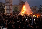 مراسم عزاداری روز عاشورا در میدان امام حسین (ع)