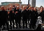 مراسم عزاداری روز عاشورا در میدان امام حسین (ع)