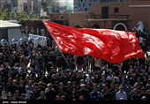 مراسم عزاداری روز عاشورا در میدان امام حسین (ع)