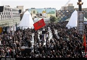 مراسم عزاداری روز عاشورا در میدان امام حسین (ع)