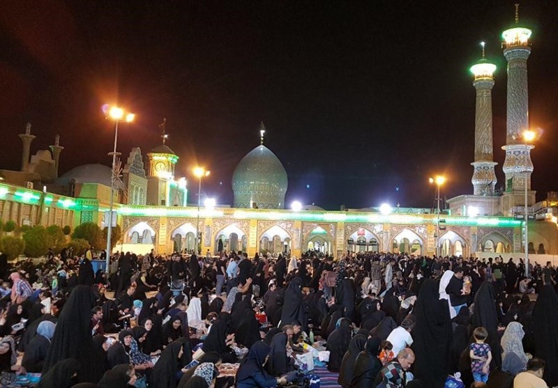 وقتی که فاصله فرش تا عرش به پهنای یک قطره اشک می‌شود/ عاشقانه‌هایی از شور و شعور در سومین شب قدر