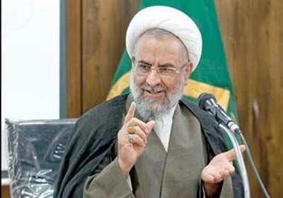 واژگونی خودروی رئیس سابق ستاد نماز جمعه مشهد/ حال سرنشینان مساعد است