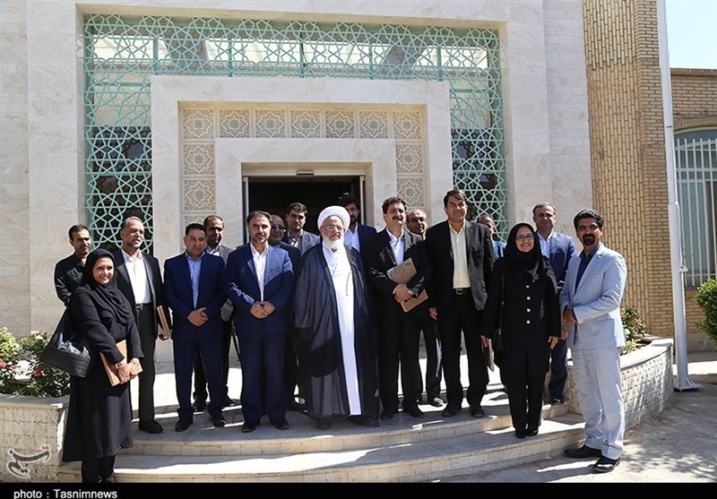 تحلیف اعضای پنجمین دوره شورای اسلامی شهر یزد با حضور آیت الله ناصری یزدی