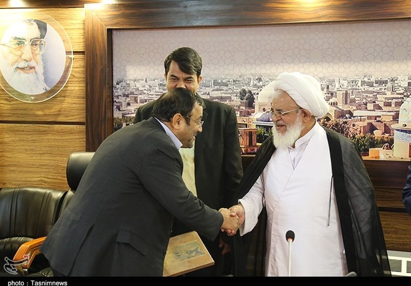 تحلیف اعضای پنجمین دوره شورای اسلامی شهر یزد با حضور آیت الله ناصری یزدی