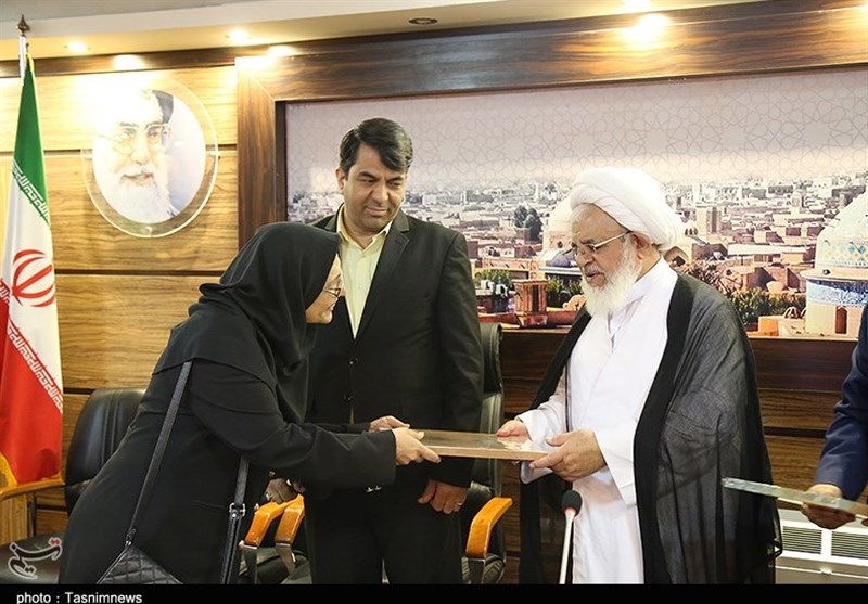 تحلیف اعضای پنجمین دوره شورای اسلامی شهر یزد با حضور آیت الله ناصری یزدی