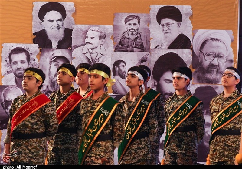 اهواز| شعر و موسیقی دو ابزار هنر برای انتقال مفاهیم بلند الهی و انسانی هستند