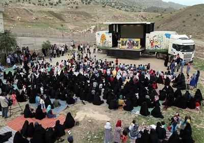 تماشاخانه سیار کانون پرورش فکری کودکان و نوجوانان به گلستان میآید