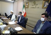 محمدرضا سوقندی مشاور وزیر فرهنگ و ارشاد اسلامی در امور ایثارگران،سیدعباس صالحی وزیر فرهنگ و ارشاد اسلامی وحجت‌الاسلام حبیب‌رضا ارزانی رئیس ستاد هماهنگی کانون‌های فرهنگی هنری مساجد در ارتباط زنده تصویری وزیر فرهنگ با خانواده  شهیدان رضوان مدنی