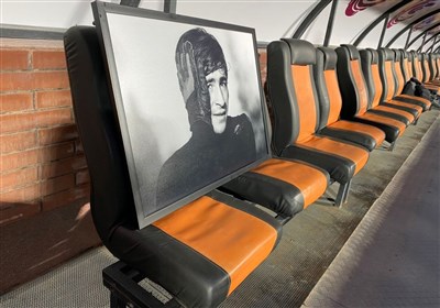 حاشیه دیدار استقلال - سپاهان| گرامیداشت یاد و خاطره حجازی و اعتراض شدید به داور