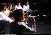 اجرای گروه نوای سیمره به خوانندگی و آهنگسازی مهران غضنفری در چهارمین شب جشنواره موسیقی فجر