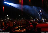  اجرای کنسرت موسیقی پاپ فرزاد فرخ در سالن میلاد نمایشگاه بین‌المللی تهران 