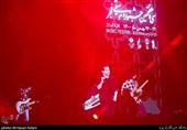 رضابهرام خواننده پاپ در شب پایانی سی و هفتمین جشنواره موسیقی فجر،سالن میلاد نمایشگاه بین‌المللی تهران