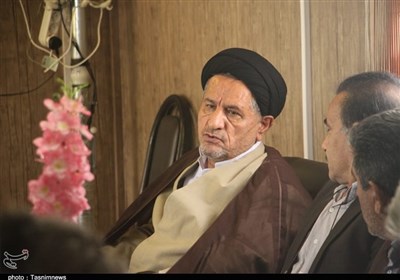 رایزنی دولت با مجلس درباره استعفای حسین‌زاده از پارلمان