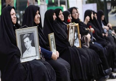 آیین گرامیداشت روز تکریم مادران و همسران شهدا در باغ کتاب تهران برگزار میشود