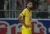 مرادی: فوتبالم را مدیون پیروز قربانی هستم/ در گل زدن بدشانسی میآورم