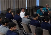 جلسه فنی قلعهنویی برای بازیکنان تیم ملی فوتبال