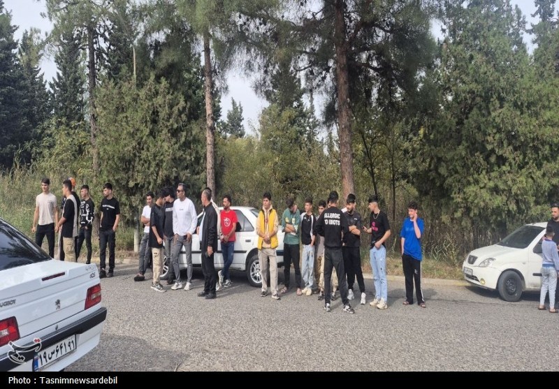 نخستین رالی خانوادگی پارس‌آباد با شعار "نه به تصادف" برگزار شد