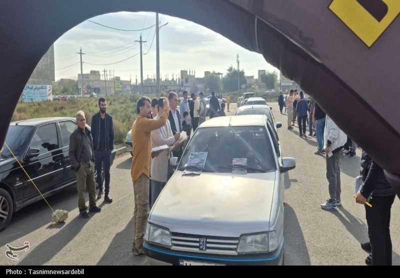 نخستین رالی خانوادگی پارس‌آباد با شعار "نه به تصادف" برگزار شد