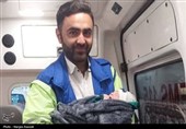 تولد نوزاد پسر در آمبولانس اورژانس گرماب