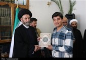 دیدار دانش‌آموزان با نماینده ولی فقیه در اردبیل و تجلیل از قرآن‌آموزان
