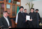 دیدار دانش‌آموزان با نماینده ولی فقیه در اردبیل و تجلیل از قرآن‌آموزان