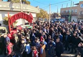حضور باشکوه مردم اردستان در تشییع 4 شهید گمنام+تصویر
