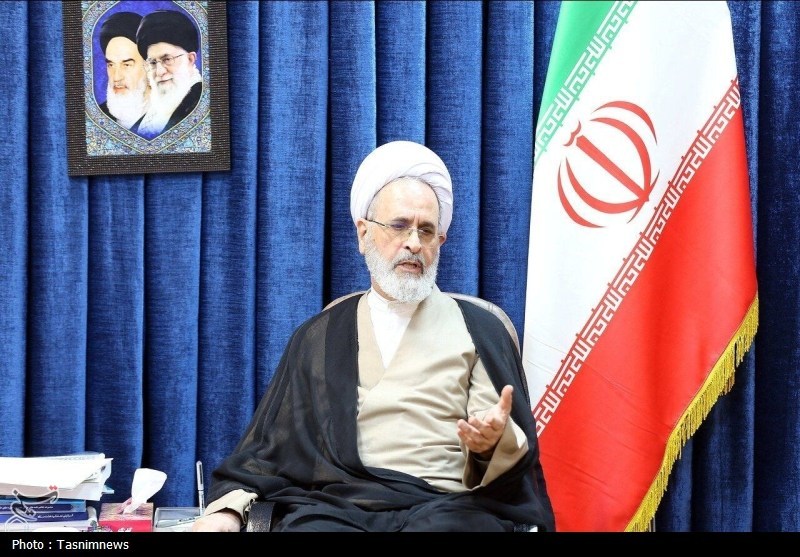 حق آیت‌الله یزدی(ره) هنوز ادا نشده است