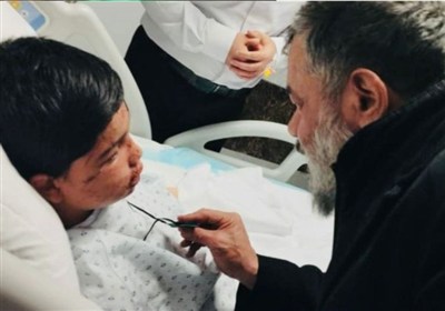 عیادت محمود کریمی از سقاب اصفهانی و فرزند یازده سالهاش